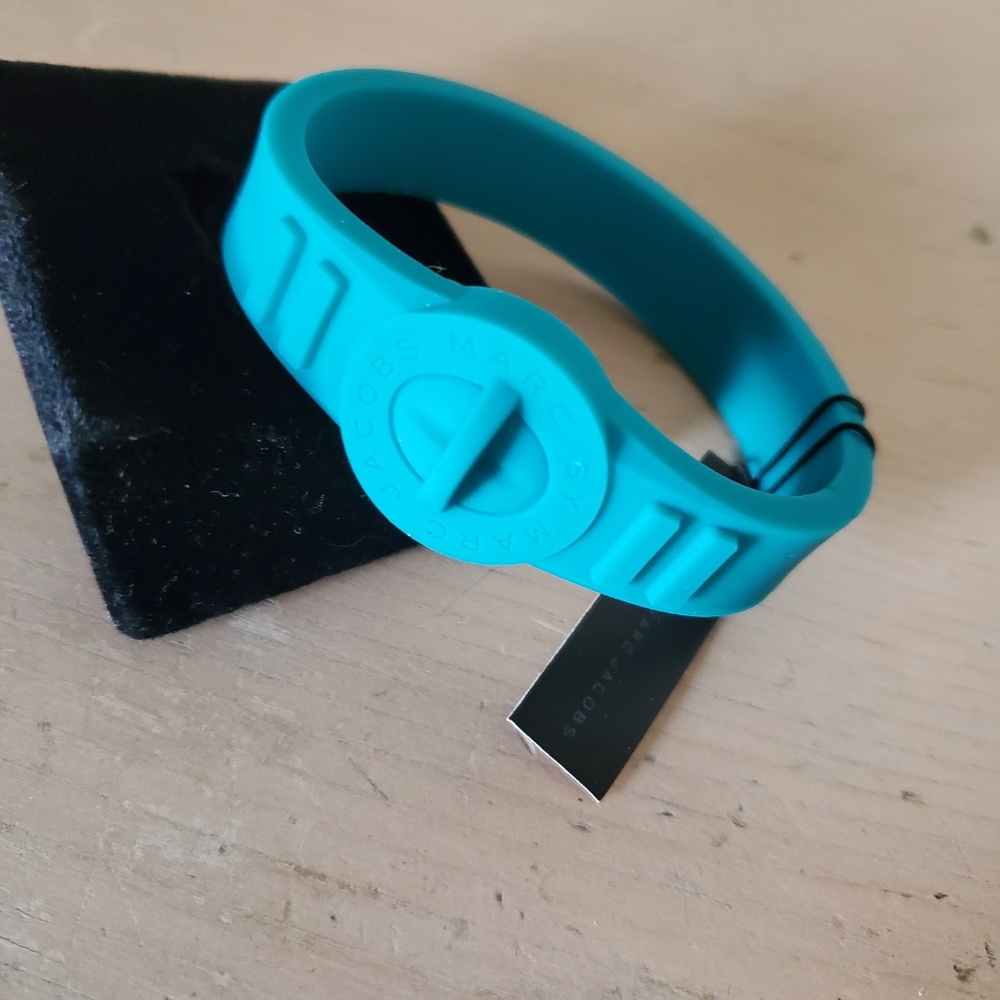 Marc Jacobs Teal Blue Wintergreen Rubber Watch Turn Lock Style Bracelet NWT